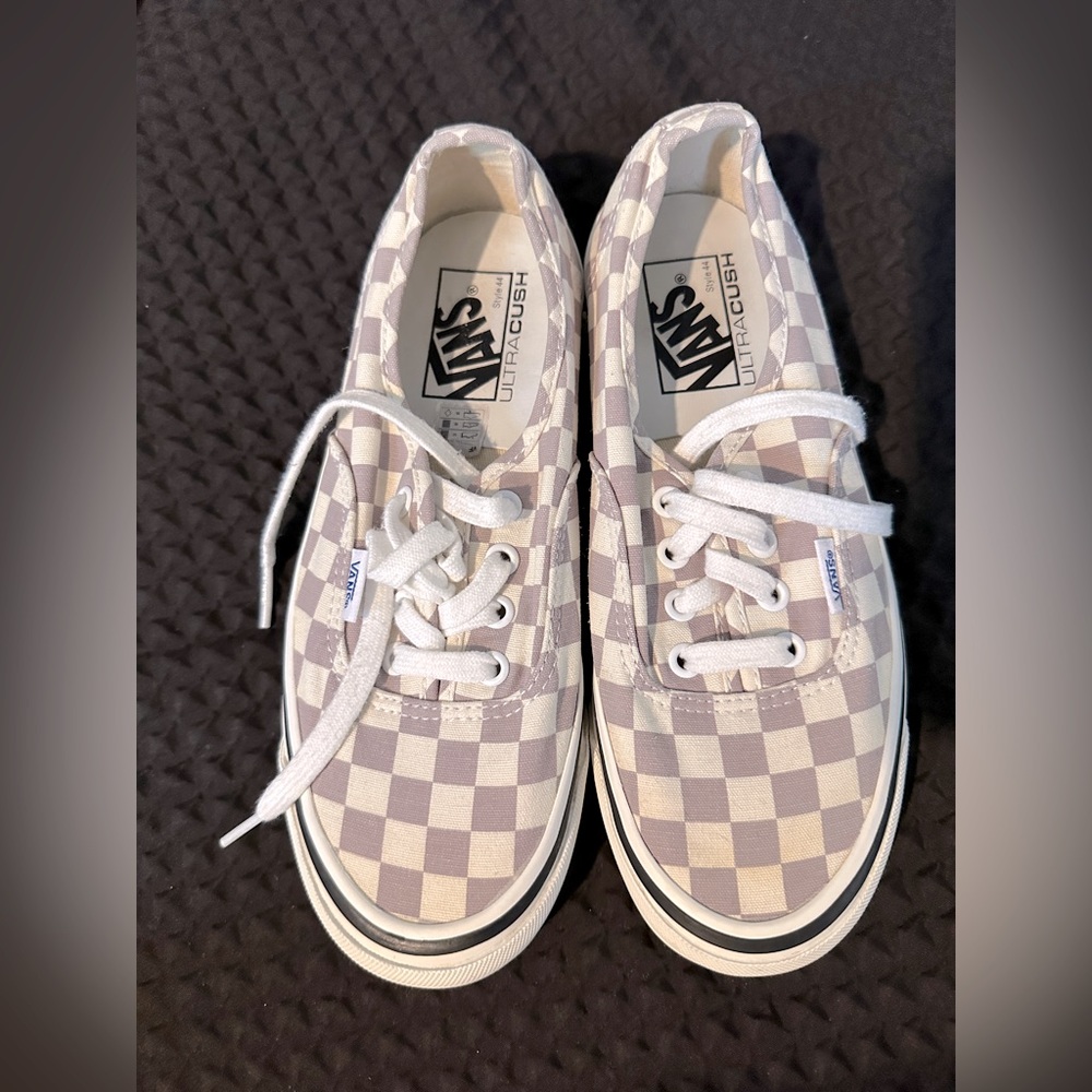 Vans style 44